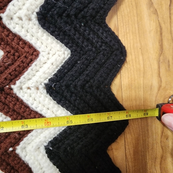 Vtg Handmade Afghan Knit Blanket 68 x 41 Zig Zag Brown White Black - Picture 3 of 4